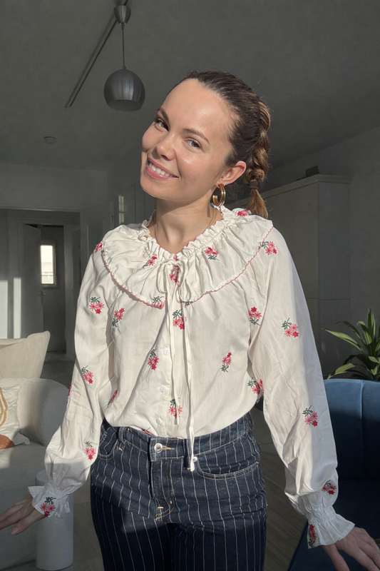 Blouse brodée florale en coton à col volant pour femme Margaux
